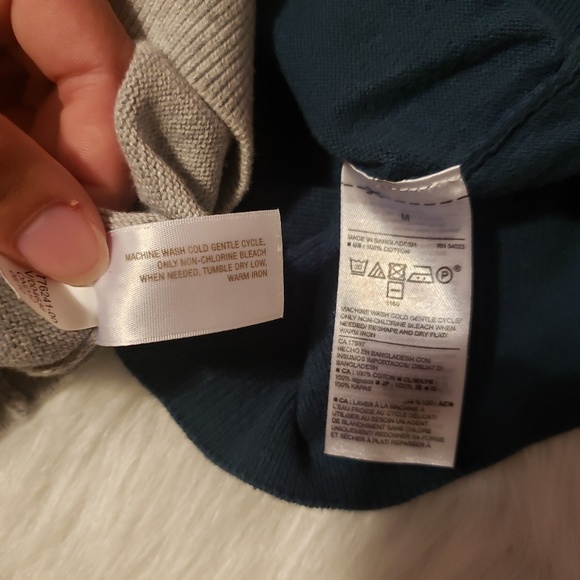 Old Navy Basic Gray & Blue Sweater Bundle Medium - Picture 8 of 8
